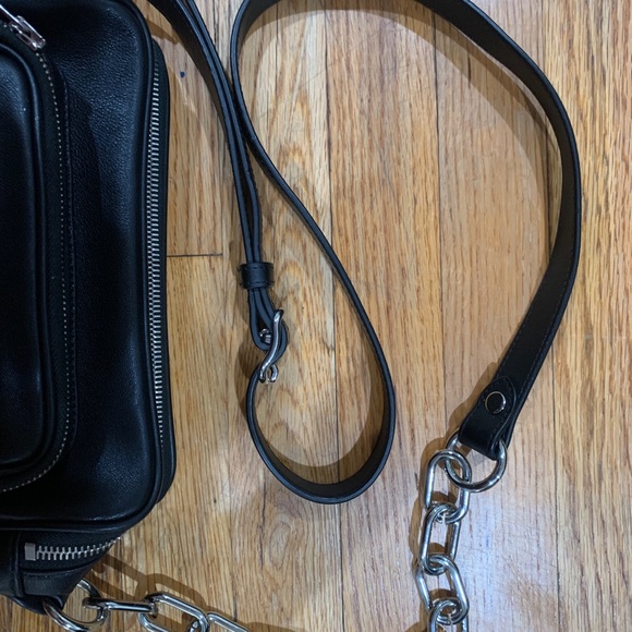 ALEXANDER WANG BLACK CROSSBODY LEATHER BAG WITH SILVER CHAIN AND DETAILS - Picture 3 of 9